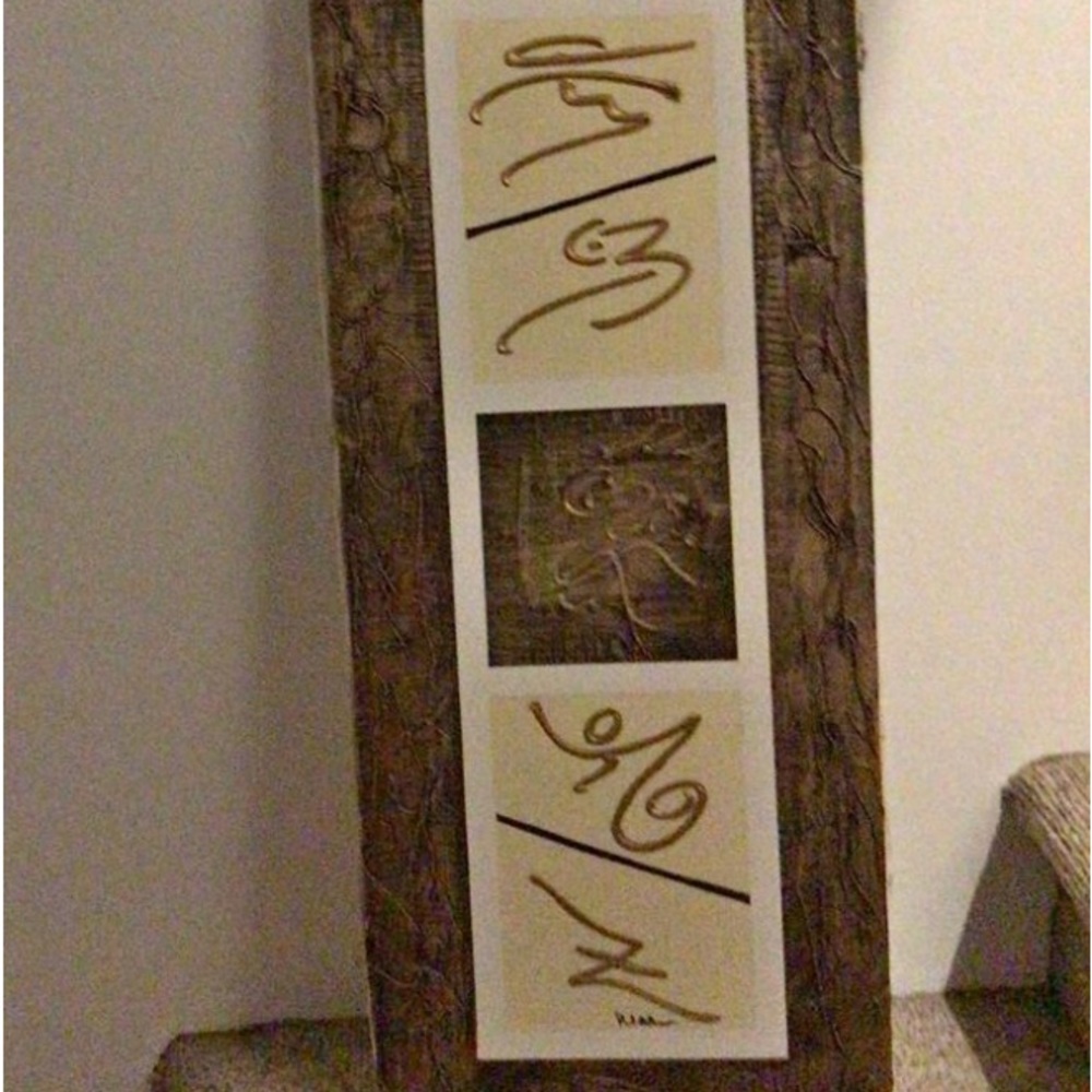 Modern style wall art piece
